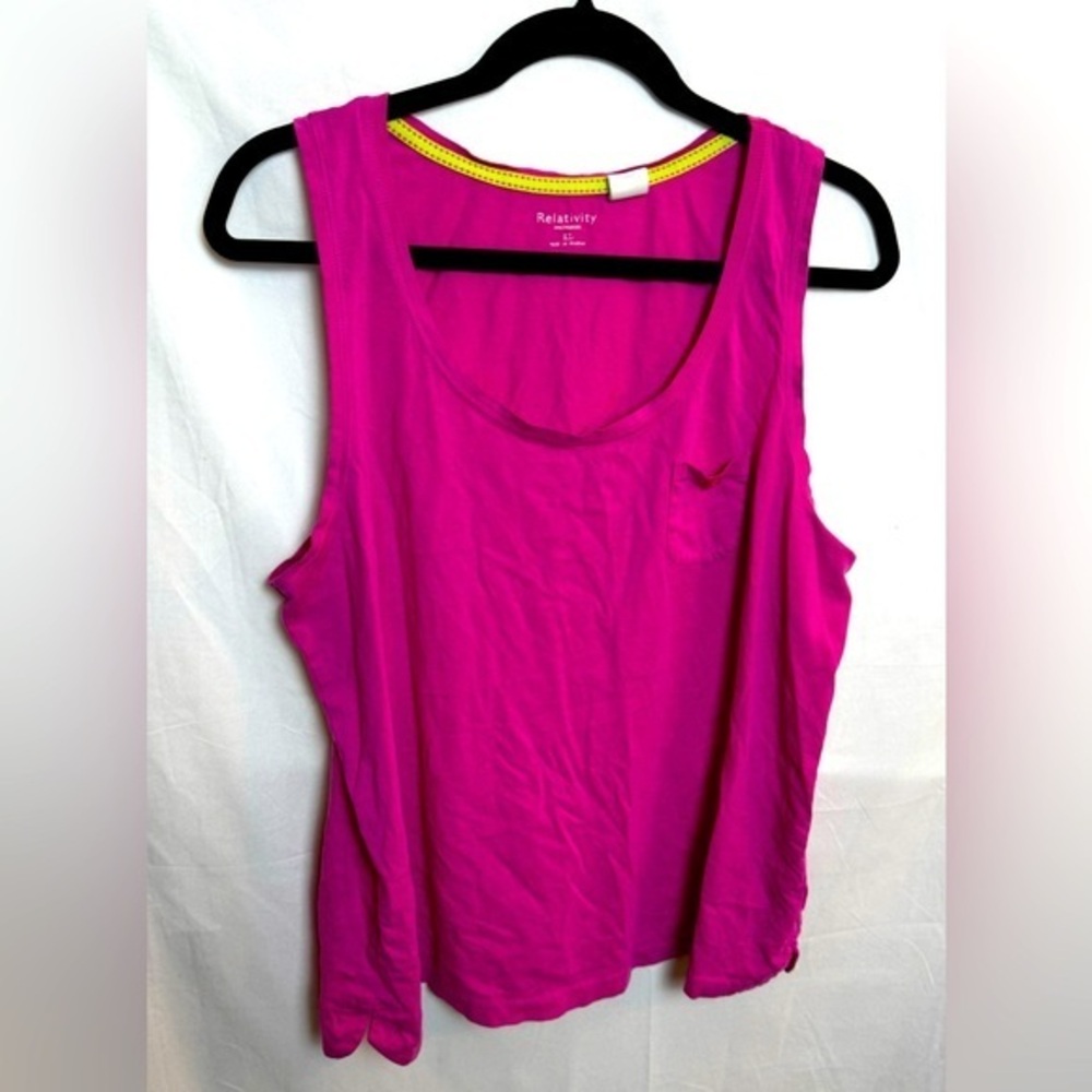 Relativity Hit Pink Tank Top Size XL